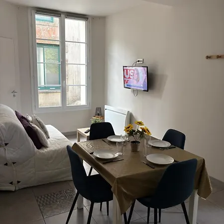 Les Glaneuses - 2 En Centre Bourg De 2 A 4 Personnes A 3 Min Du Puy Dufou Apartament