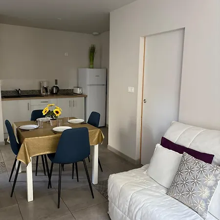 Apartamento Les Glaneuses Côté Cour Centre-bourg à 3 Min Du Puy Dufou Les Épesses